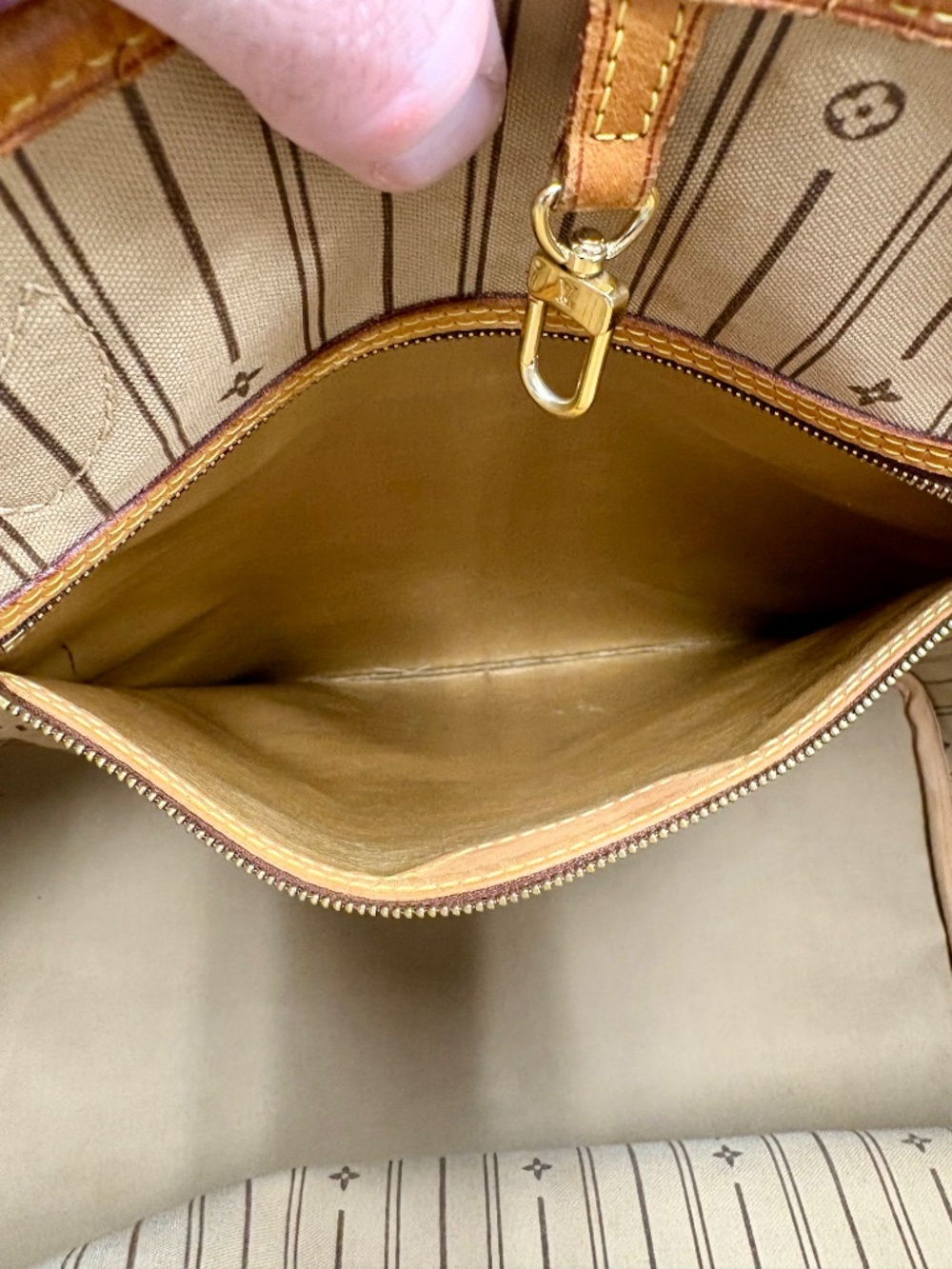 Louis Vuitton Monogram Neverfull GM - Picture 14 of 14